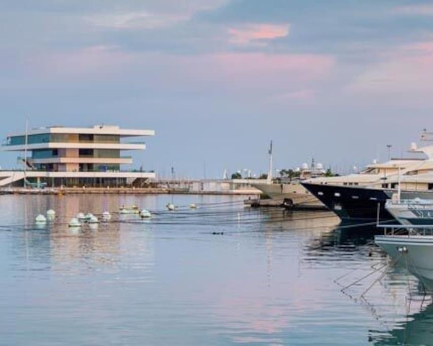 Apartamento En La Playa Las Arenas +Wifi+Ac Valencia Bagian luar foto